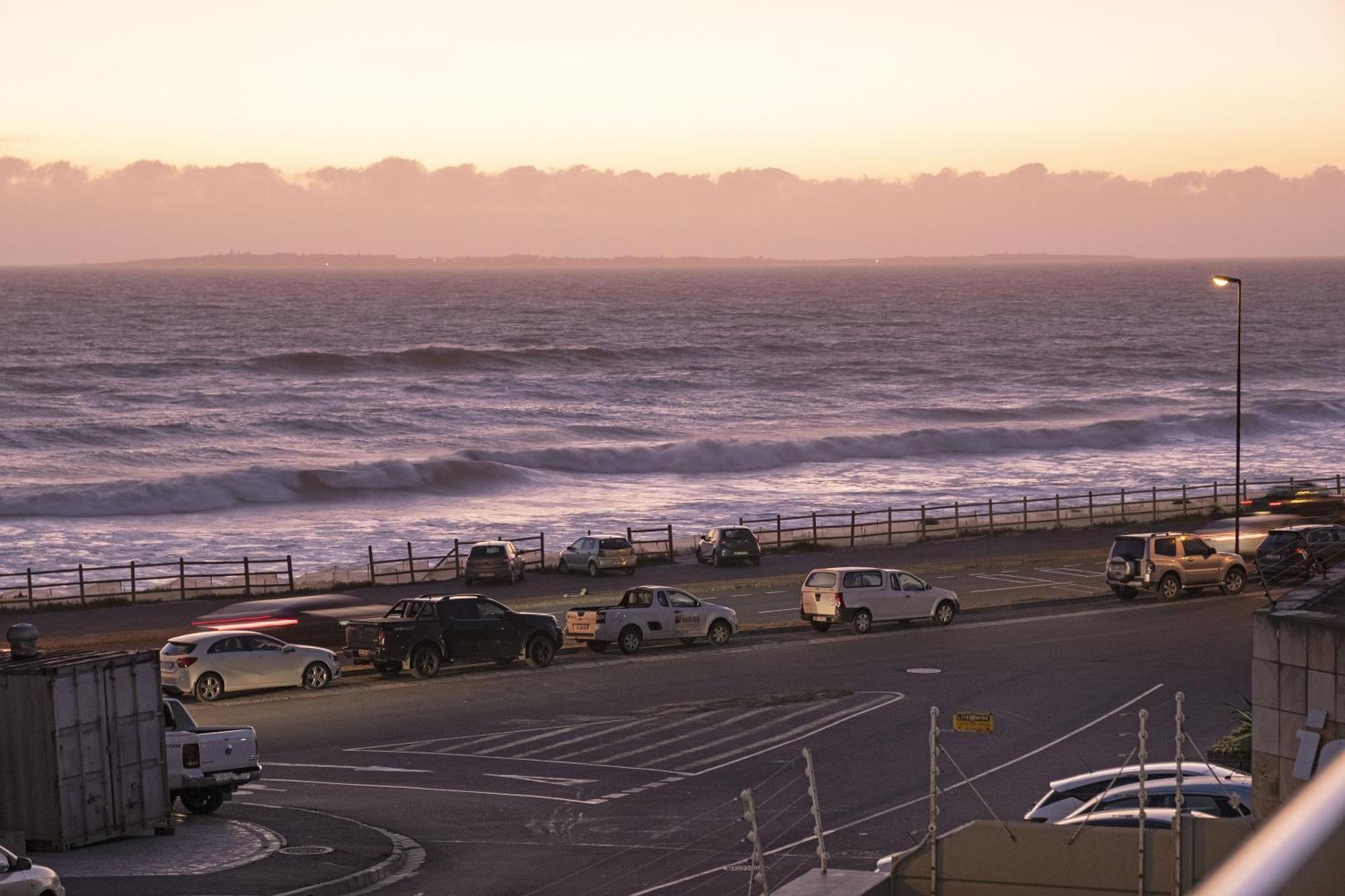 Sunset On Hill 3 By Hostagents Apartment